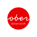 Rotes rundes Logo mit Schriftzug oberösterreich in zwei Zeilen.